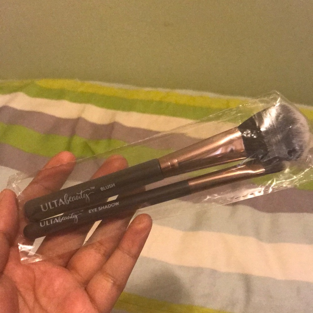 Ulta Make-up Brush set (blush and eyeshadow)